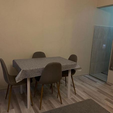 Central House Орадеа Екстериор снимка